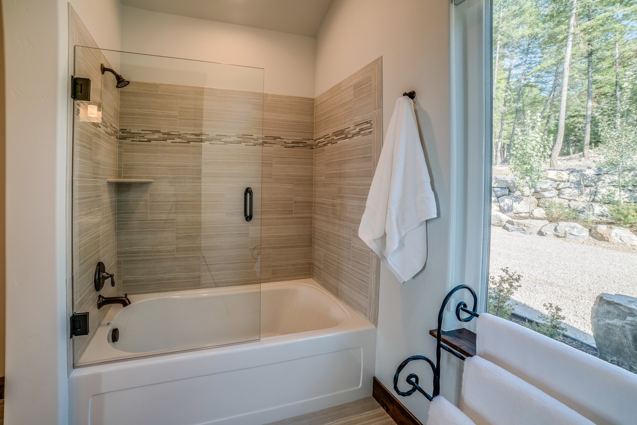 Shower & Tub Installation in Tallulah Falls